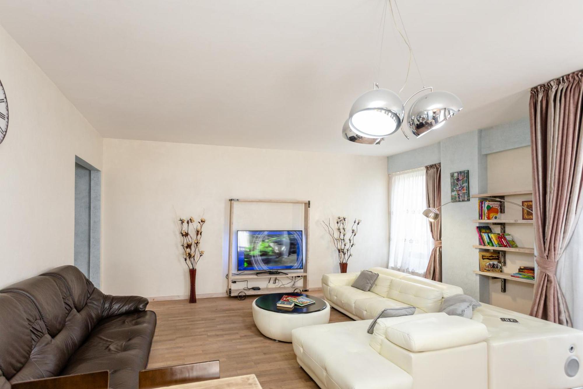 Serviced Apartment On Rustaveli Avenue 9 ティビリシ エクステリア 写真