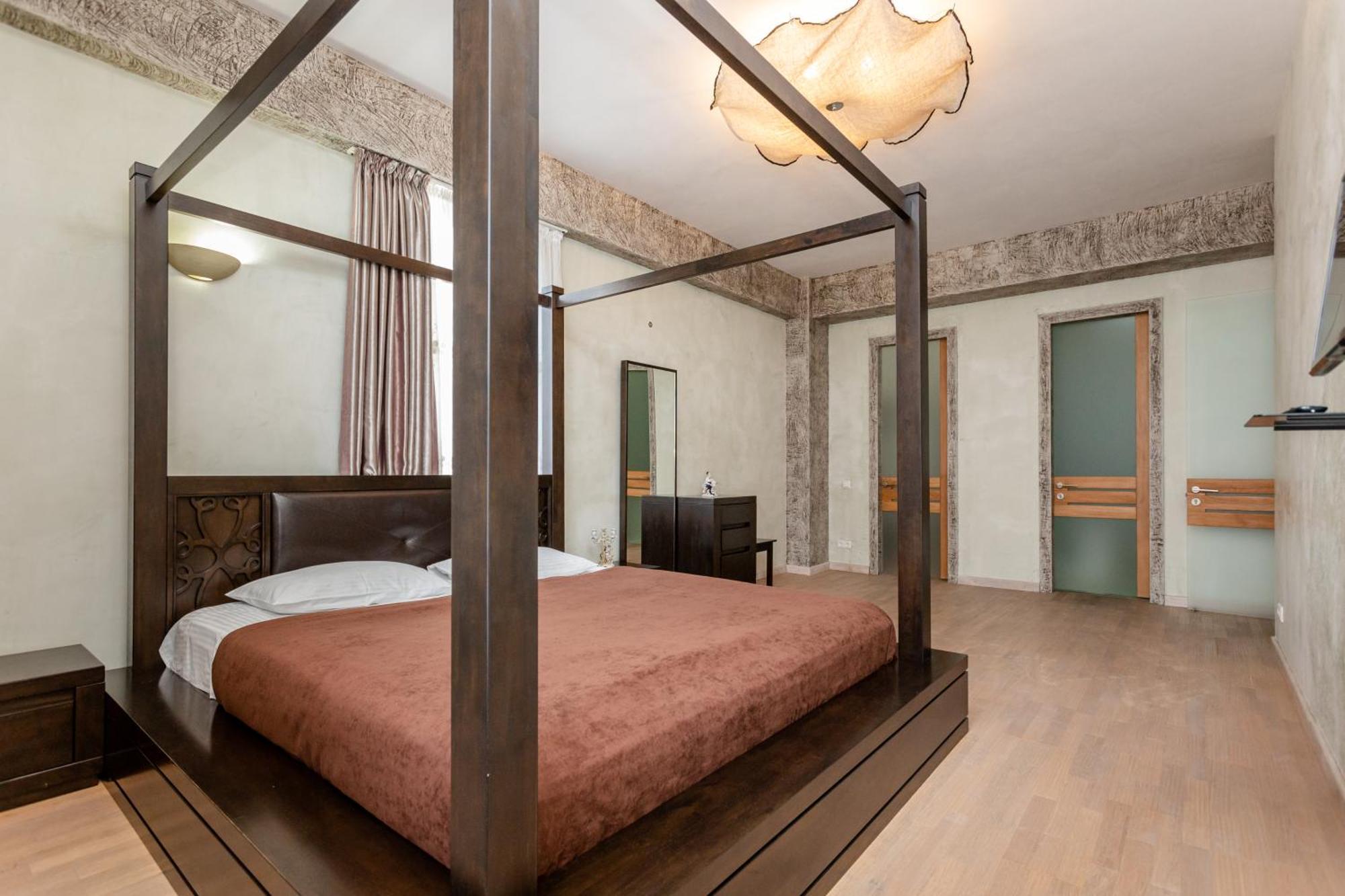 Serviced Apartment On Rustaveli Avenue 9 ティビリシ エクステリア 写真
